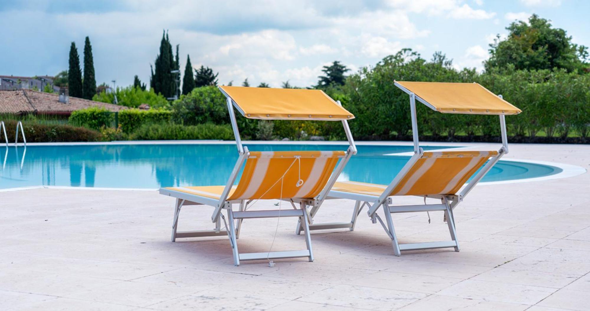 Oleandro Apartment - Featuring A Private Garden And Access To 5 Pools Desenzano del Garda Exterior photo
